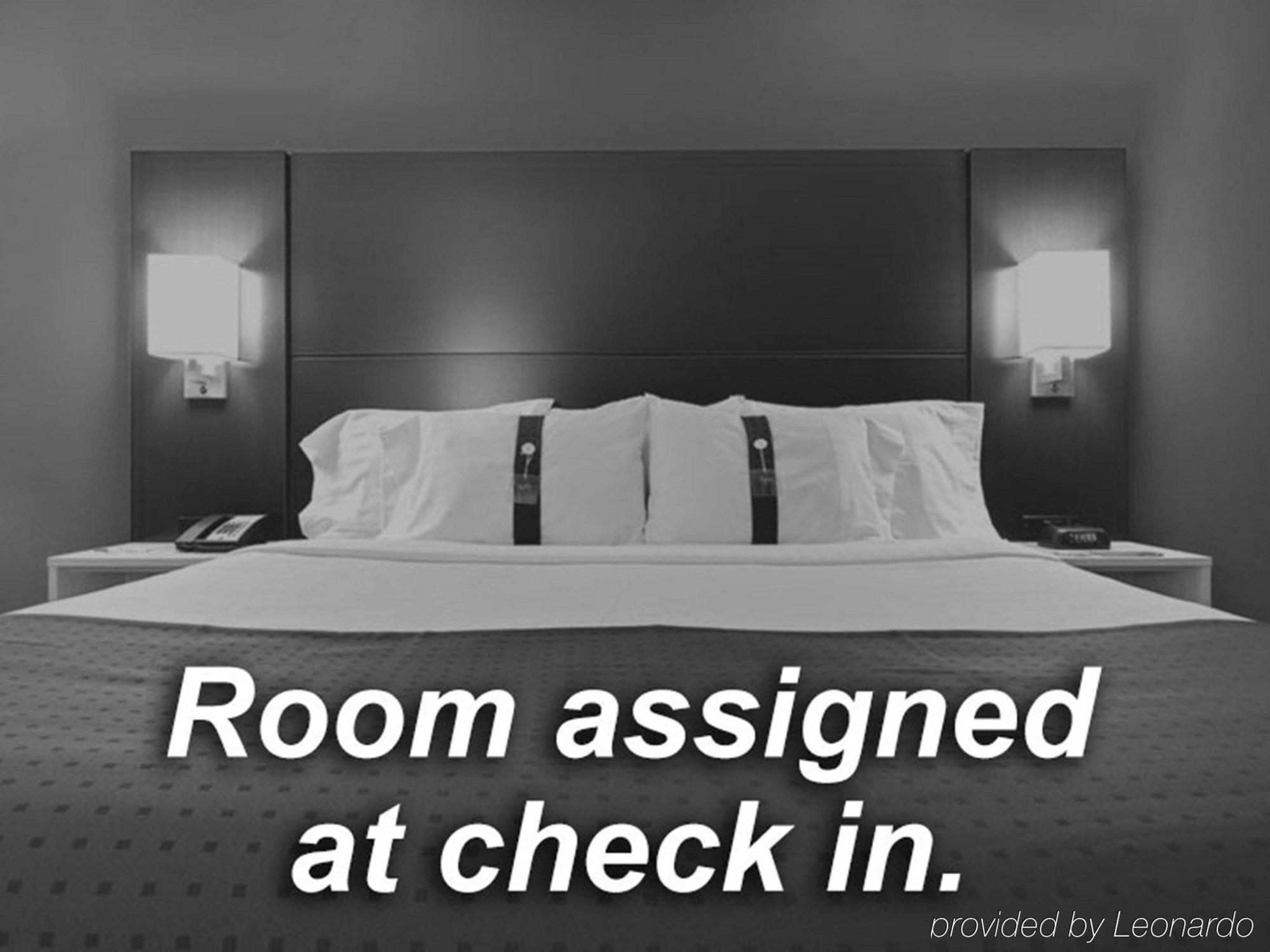 Holiday Inn Charlotte University By Ihg Ngoại thất bức ảnh