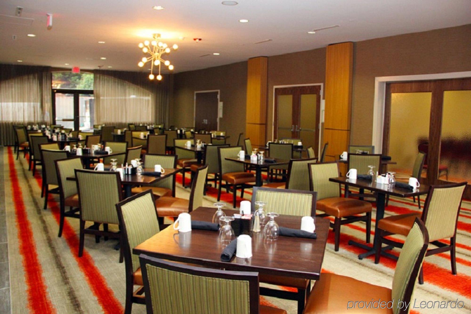 Holiday Inn Charlotte University By Ihg Ngoại thất bức ảnh