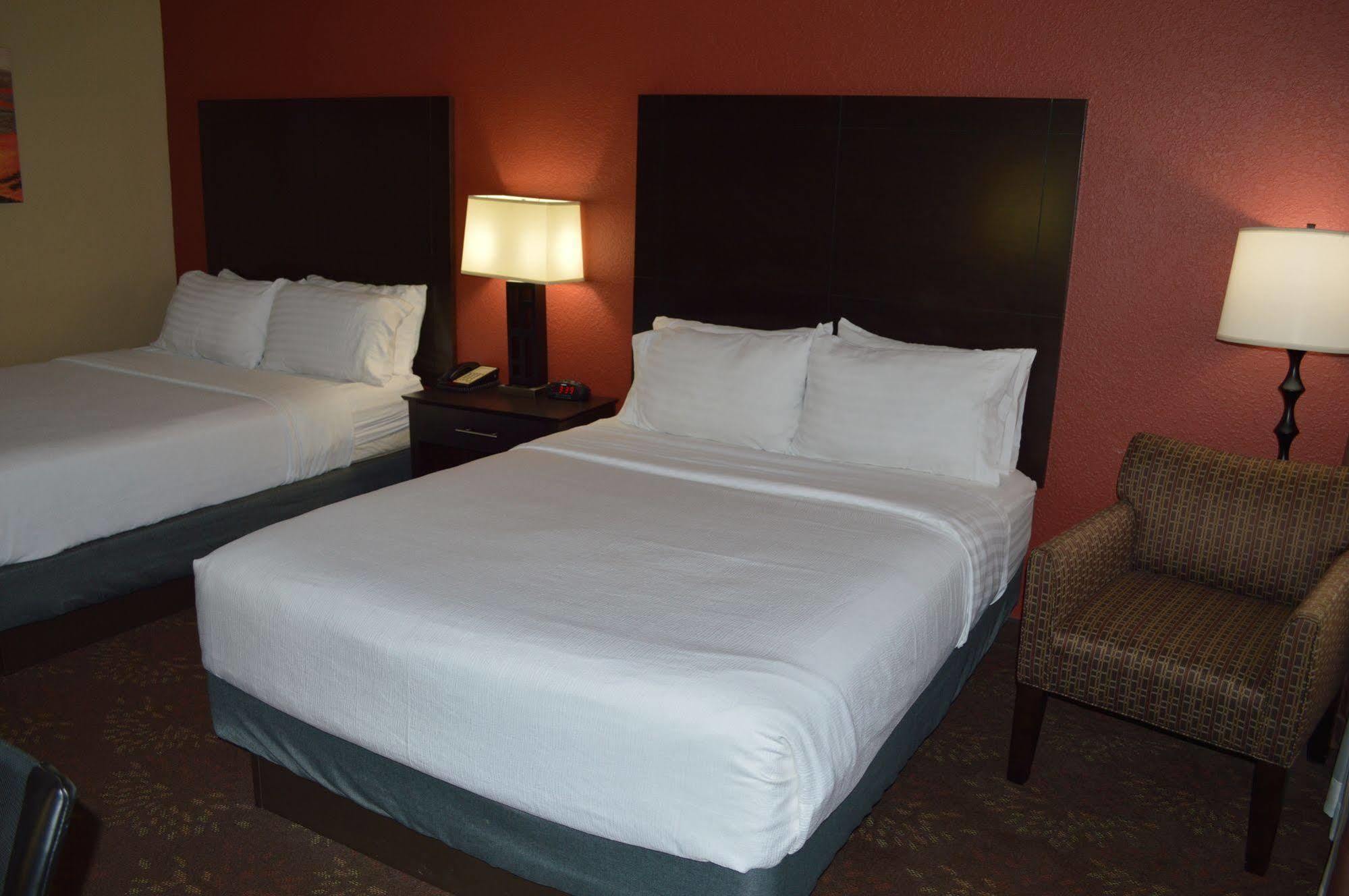 Holiday Inn Charlotte University By Ihg Ngoại thất bức ảnh