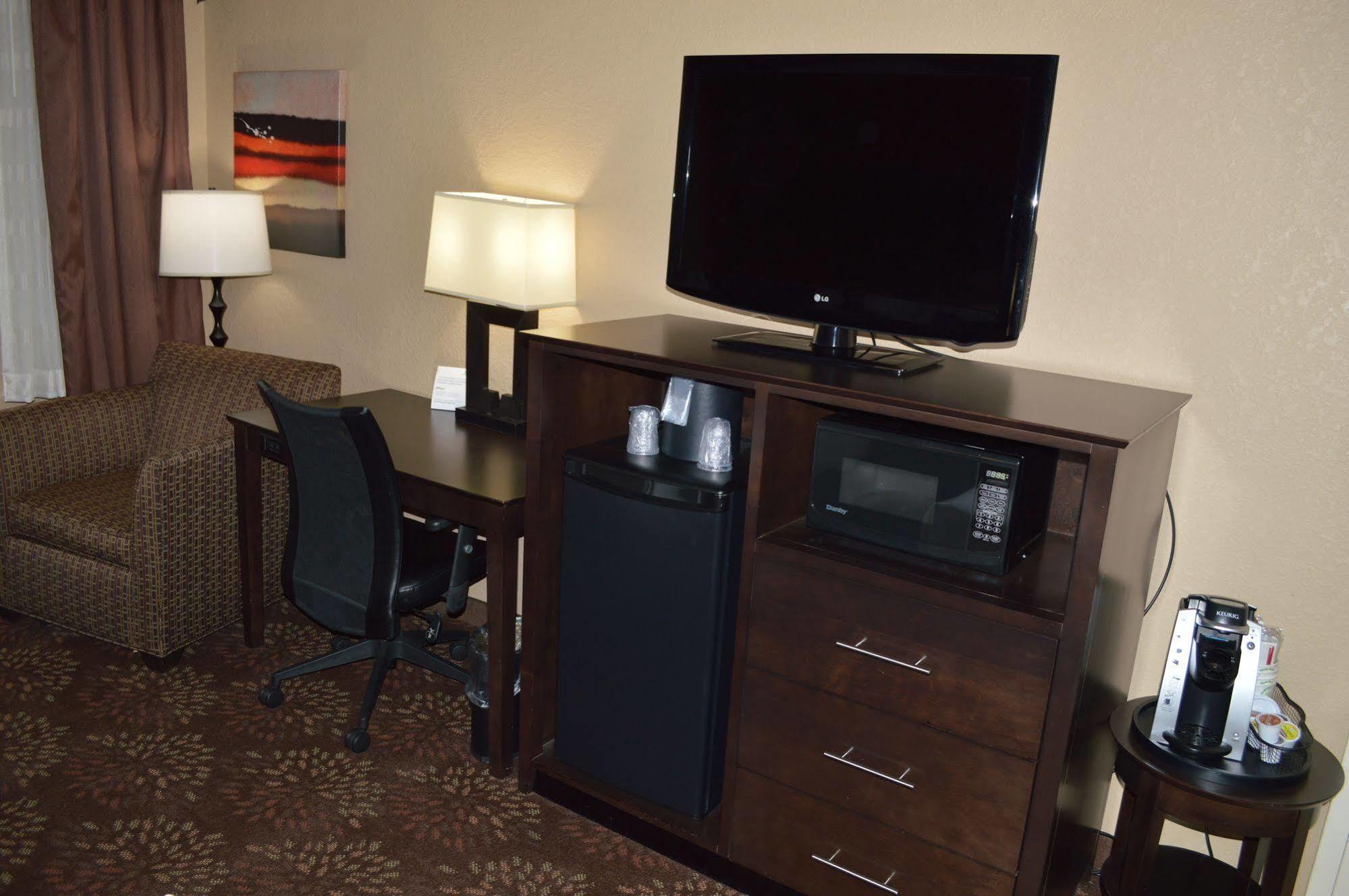 Holiday Inn Charlotte University By Ihg Ngoại thất bức ảnh