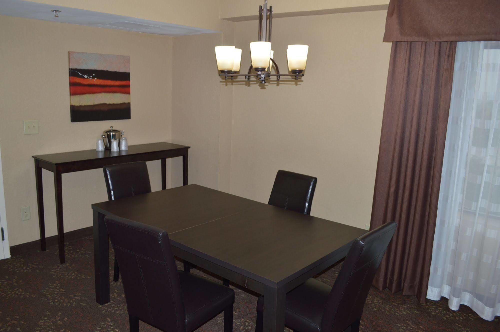 Holiday Inn Charlotte University By Ihg Ngoại thất bức ảnh